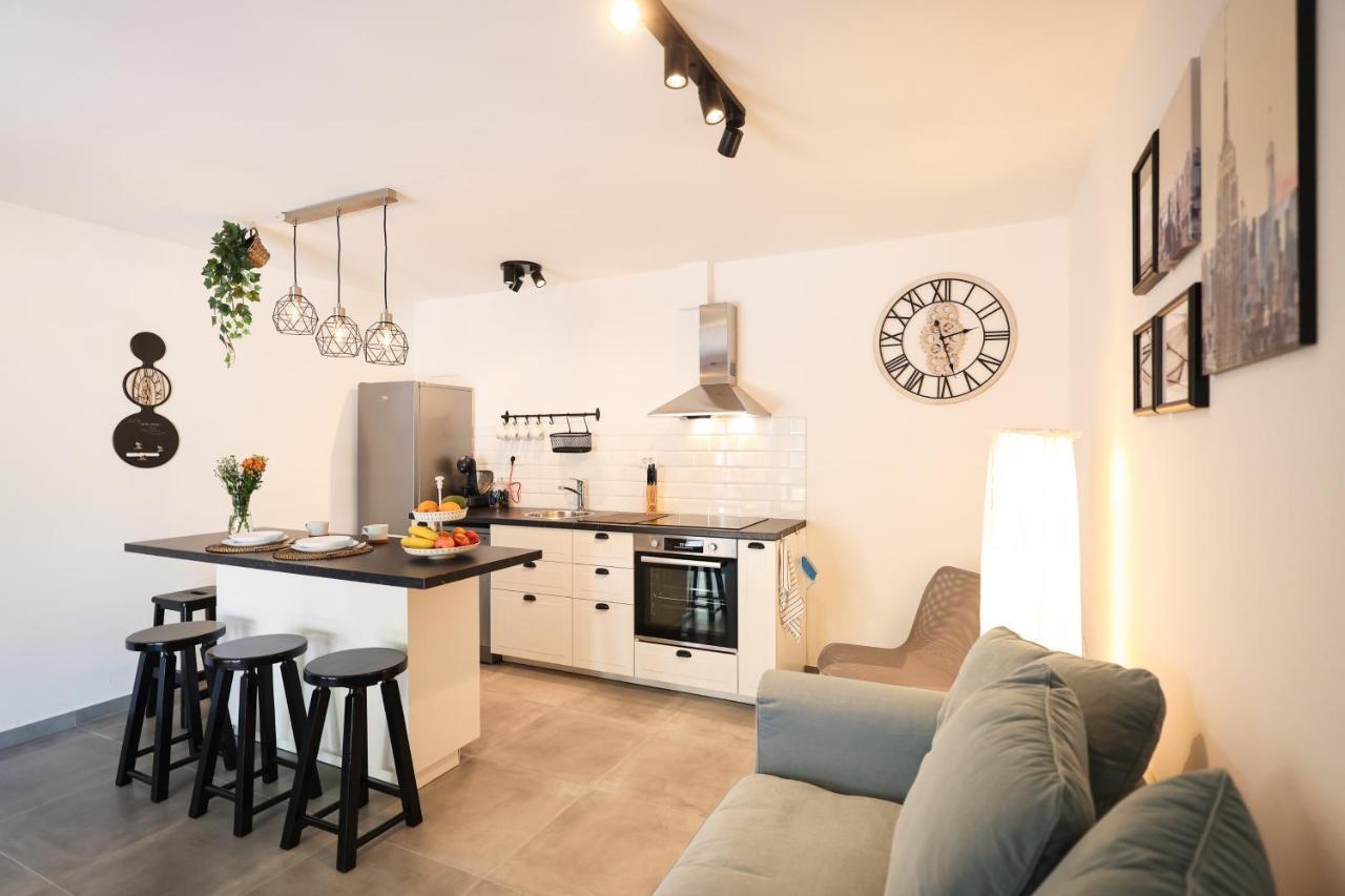 Old Road Apartment Вир Екстериор снимка