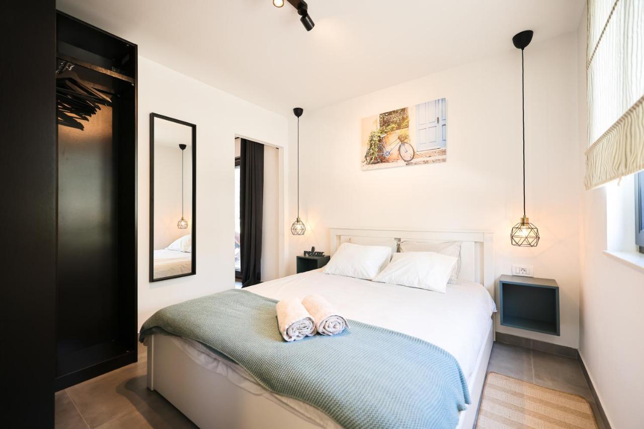 Old Road Apartment Вир Екстериор снимка