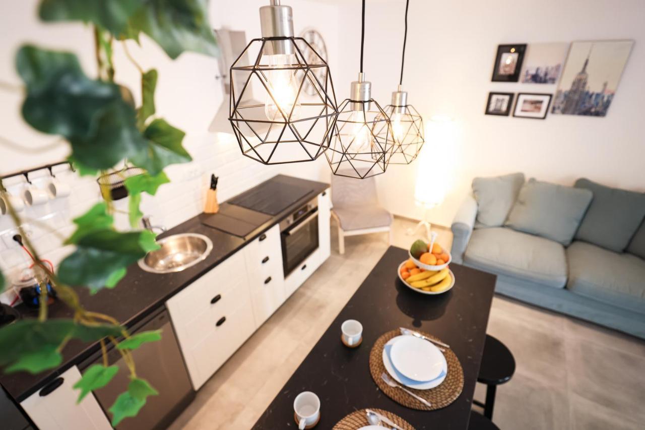 Old Road Apartment Вир Екстериор снимка