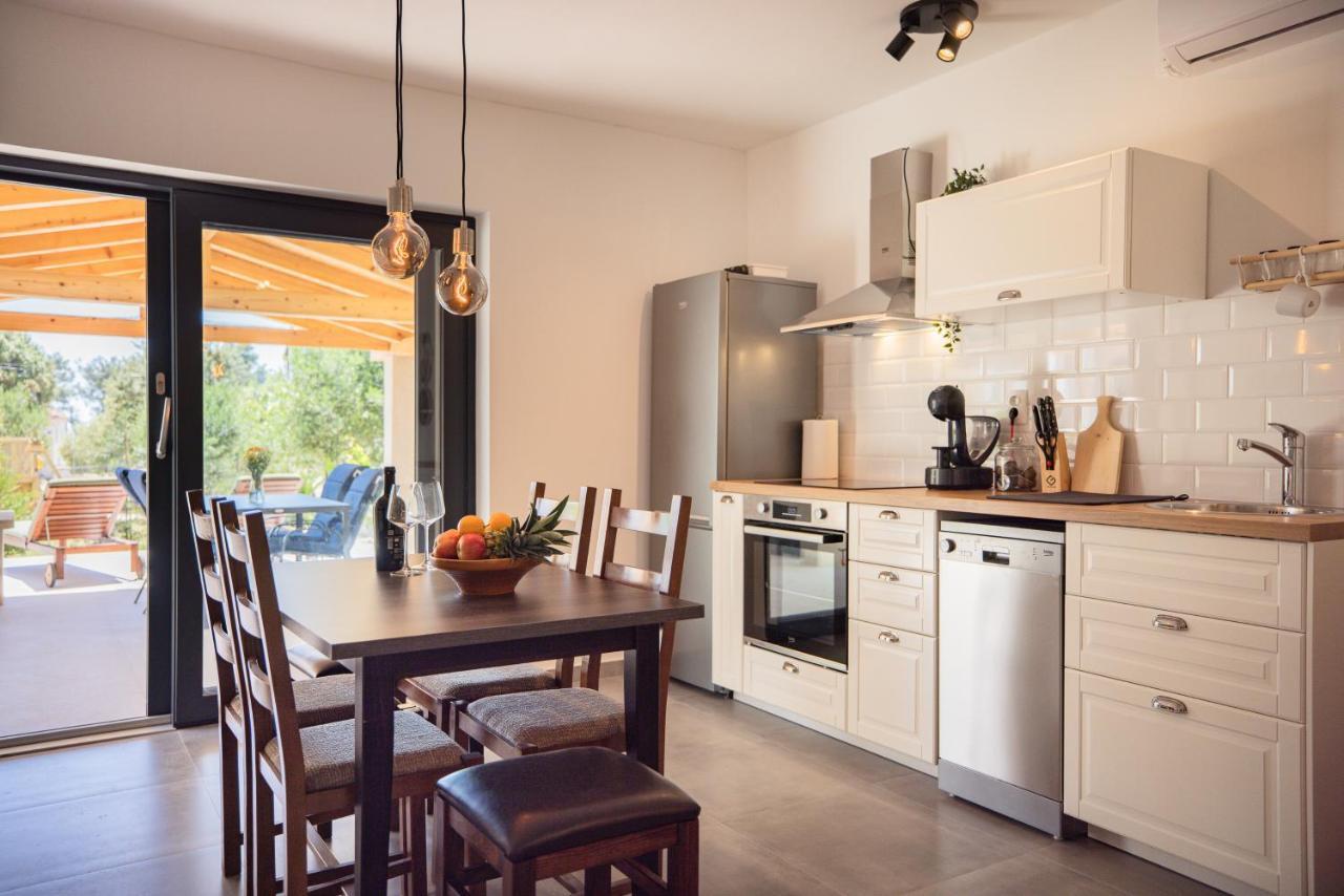 Old Road Apartment Вир Екстериор снимка