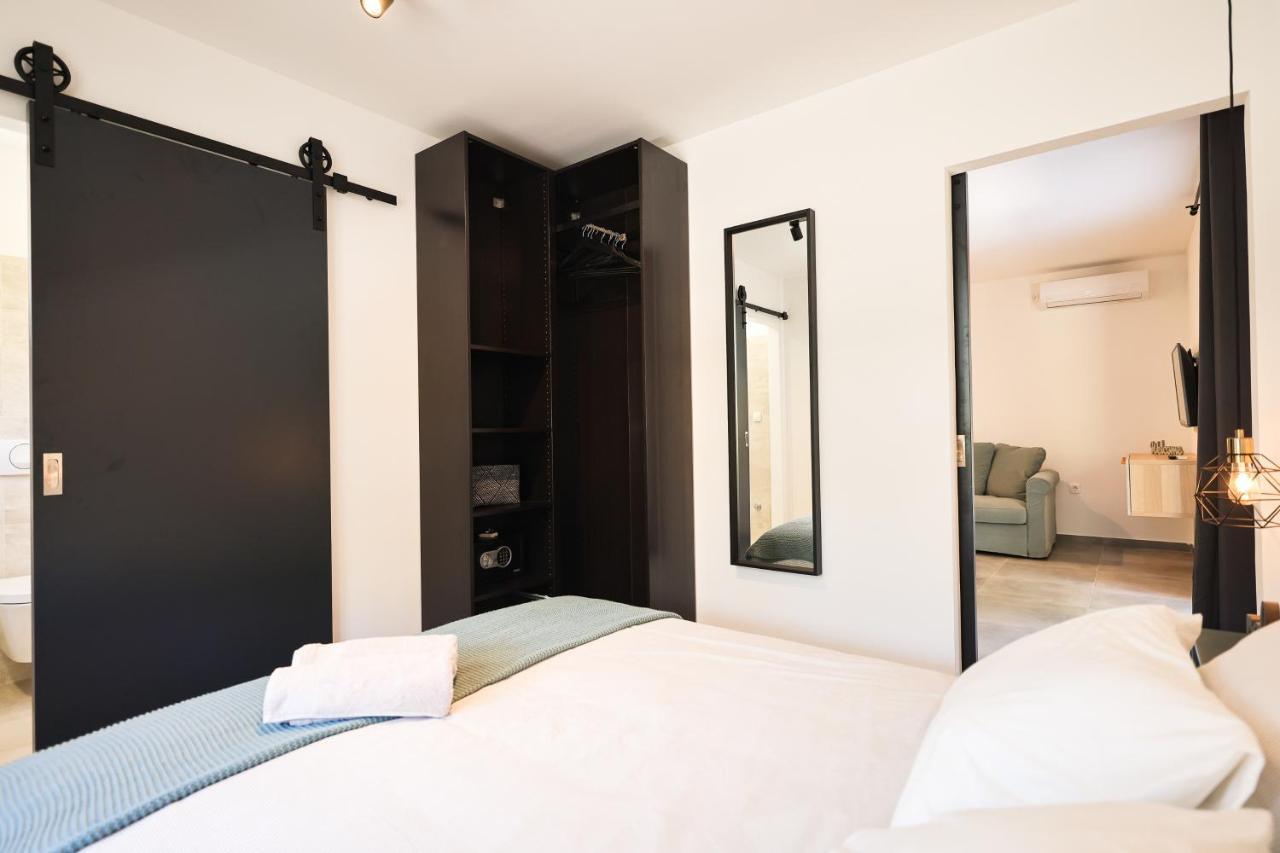 Old Road Apartment Вир Екстериор снимка